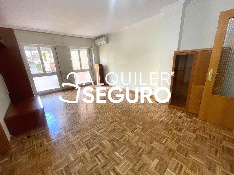 Foto 4cb68317-b96f-4f79-b15d-8613a2d57fff. Lloguer pis amb calefacció aparcament a Ventas Madrid
