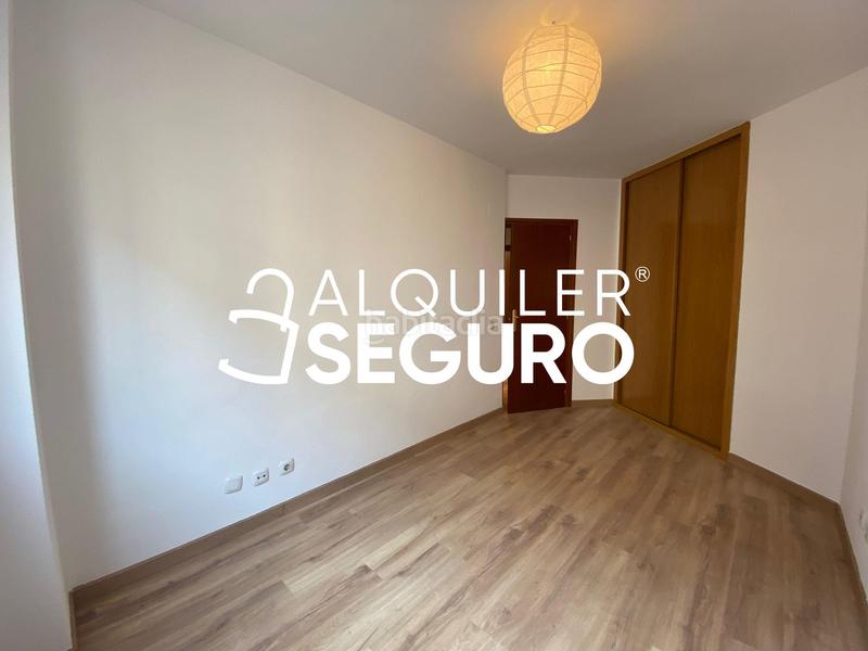 Foto a2fe4fe7-ae29-47eb-b010-6ebda2ec0647. Rent flat with heating parking in Numancia Madrid