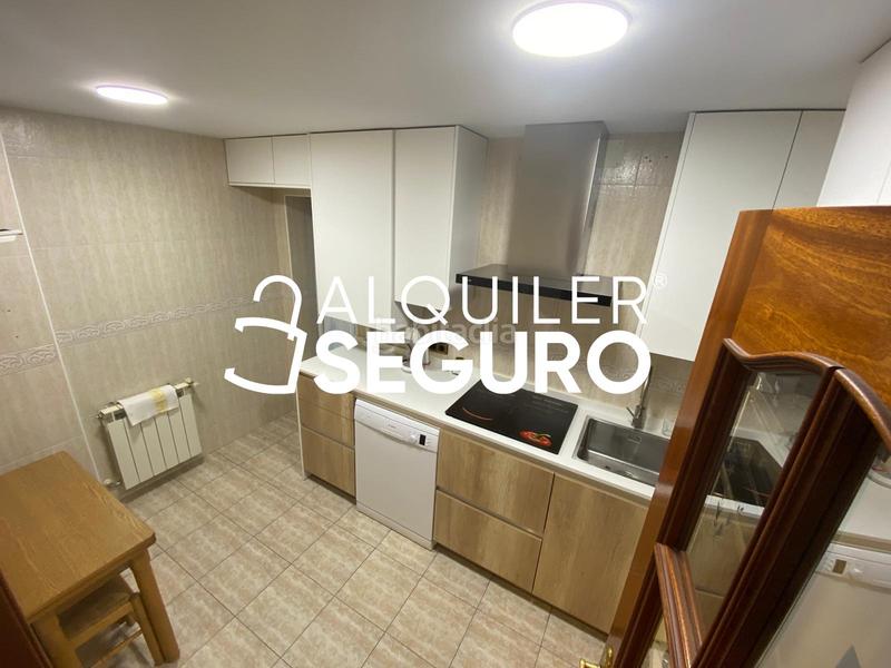 Foto 361a7796-dc9f-4619-9bc9-c9f3dafbf412. Lloguer pis amb calefacció a Buitrago del Lozoya