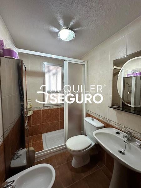 Foto 37002099-e862-4ca2-9a0b-fb153cf64e36. Rent flat with heating parking in Las Águilas Madrid