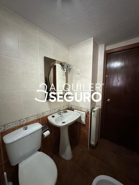 Foto 753d6bb4-7ecc-4fb6-92ed-d6c4d8a6ef1e. Rent flat with heating parking in Las Águilas Madrid