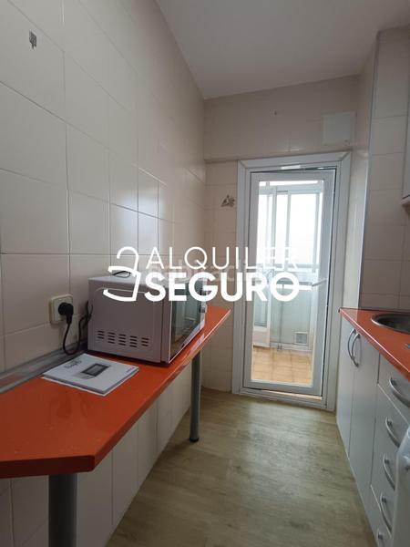 Foto 2ae8ea56-b82a-4b44-b530-440b9a2e6557. Miete etagenwohnung mit heizung in Los Ángeles Madrid