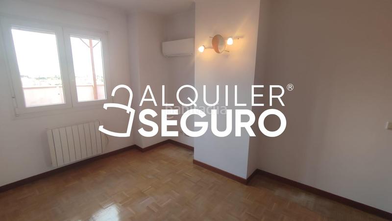 Foto a2f42e8f-0da8-43f3-8324-bd0df04b250d. Alquiler ático  c afueras a valverde en Tres Olivos-Valverde Madrid