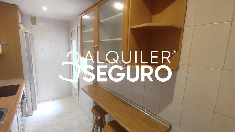 Foto b5ec7172-4ab8-41a9-bc72-bdcf6e1292d8. Alquiler ático  c afueras a valverde en Tres Olivos-Valverde Madrid