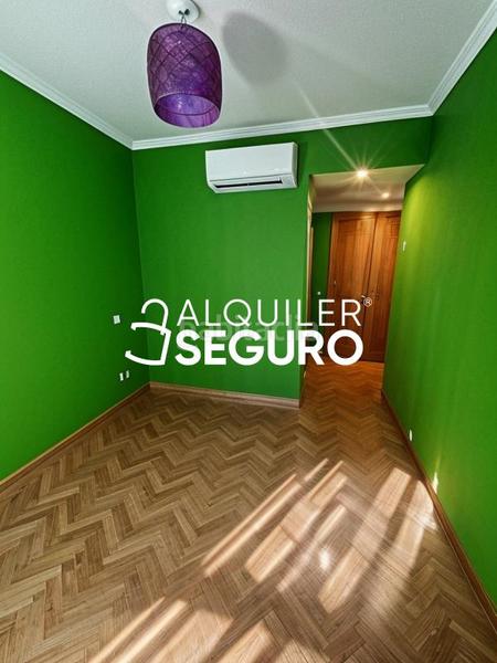 Foto b1858ee6-4ee9-4713-abfc-f9385ed96637. Rent flat with heating parking pool in Valderas-Los Castillos Alcorcón