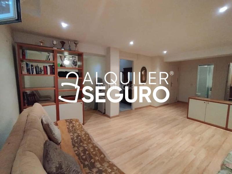 Foto 15b58a13-f5a6-4400-85c5-325d176ca695. Alquiler chalet  av. ceuta en La Carolina - Guadalpín Marbella