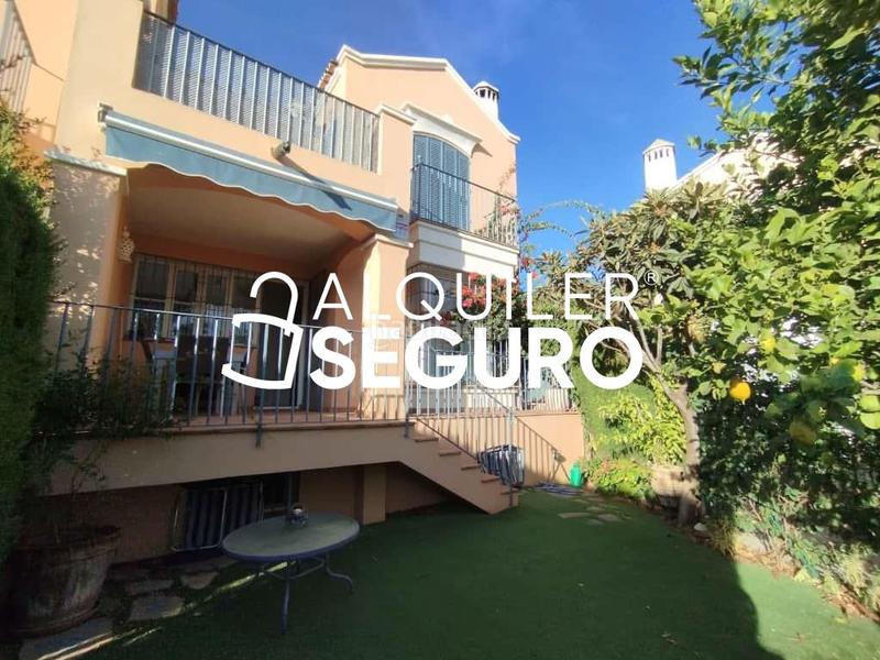 Foto b539defa-b225-4eea-beba-5bac02b71752. Miete chalet mit heizung parking in La Carolina - Guadalpín Marbella