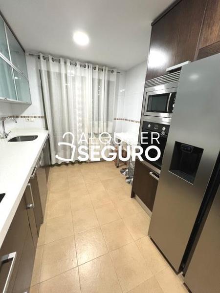 Foto e91cfbdc-68b9-4e83-9bc6-ad46a5038b4b. Location appartement avec chauffage parking piscine dans Getafe