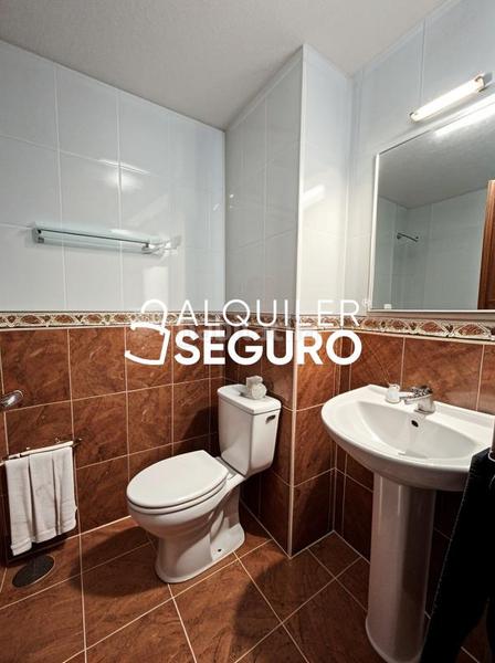 Foto 18ae634a-6763-4d13-9bbf-4faaa5addb89. Alquiler piso  av. de la rioja en Villanueva de la Cañada Villanueva de la Cañada