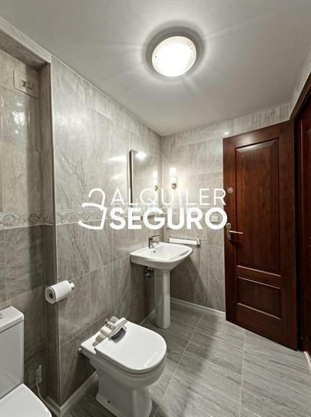 Foto 2086c9de-dd56-445b-9c92-e28392a7f26a. Alquiler piso  av. de la rioja en Villanueva de la Cañada Villanueva de la Cañada