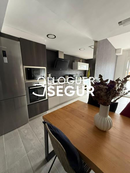 Foto 762166b6-4f0c-4ab8-b73c-e3199772f6e0. Location appartement avec chauffage parking dans Centre Pineda de Mar