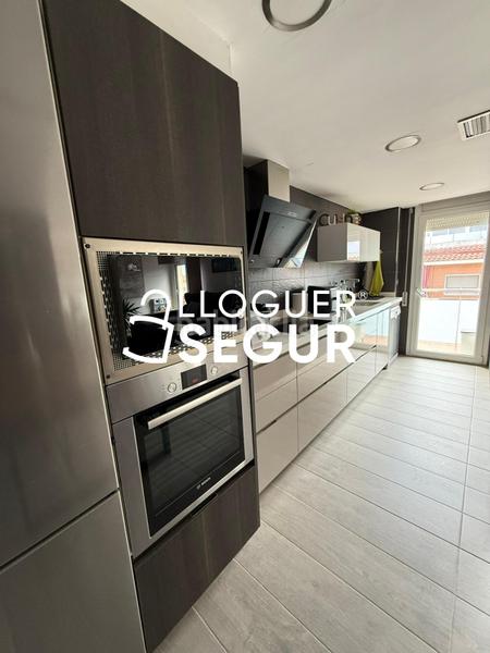 Foto fa01d498-445d-40a6-8bce-eb30c9a9c582. Location appartement avec chauffage parking dans Centre Pineda de Mar