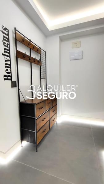 Foto 39b1f087-281e-452c-bead-639aa578fc77. Alquiler estudio  av. ramón y cajal valencia en Catarroja