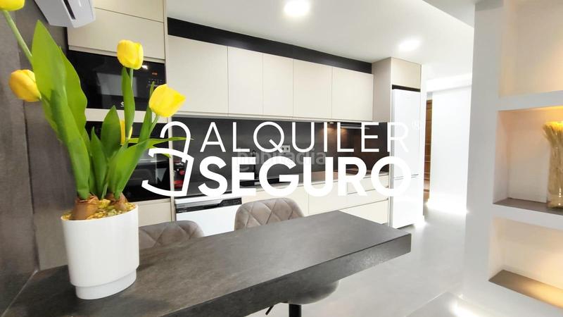 Foto f975d70f-befa-4b9a-bd28-388af66c6d84. Alquiler estudio  av. ramón y cajal valencia en Catarroja