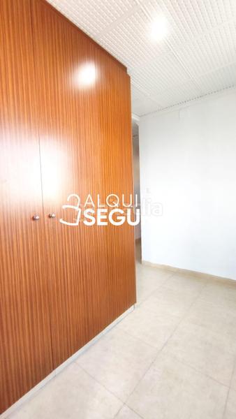 Foto 439ebfbc-12a6-4770-be8a-956141bb1753. Alquiler piso  av. ausias march en La Punta Valencia