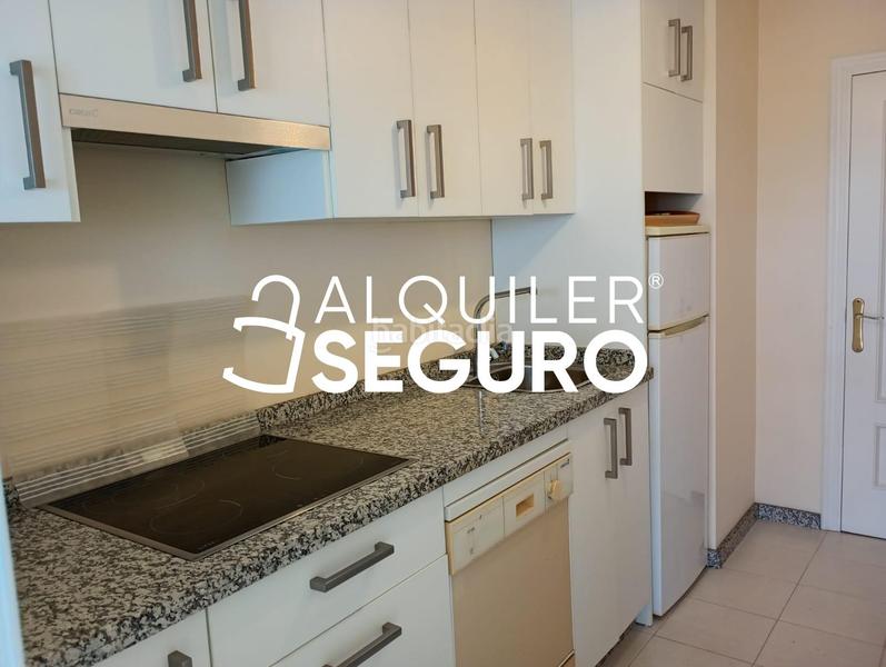 Foto b6ed0fa8-c09c-4d30-bee9-16bc5894b856. Rent flat with parking pool in La Cala del Moral Rincón de la Victoria