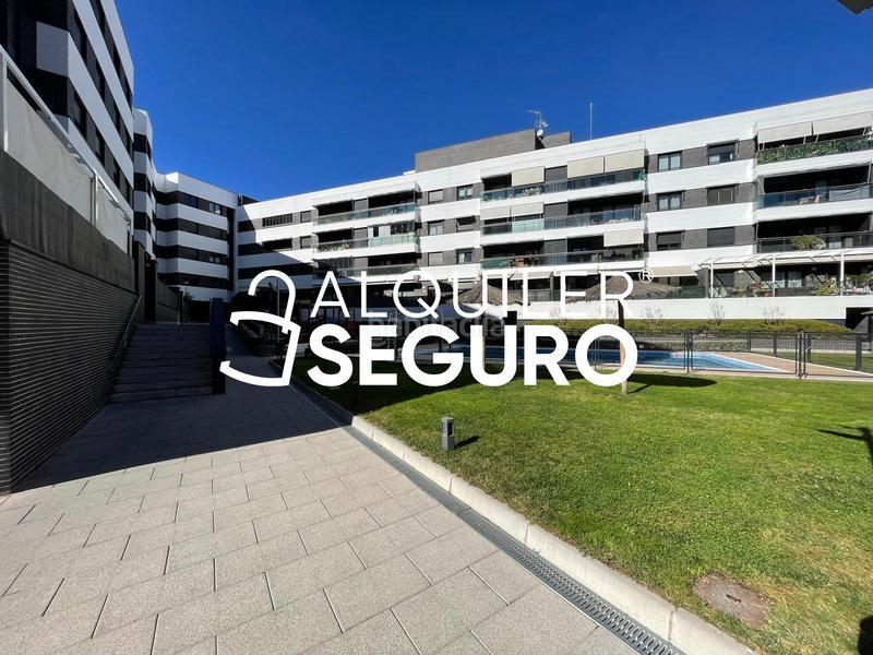Foto f57db7b7-de47-48d9-8fc3-f41a22659349. Affitto appartamento con riscaldamento parcheggio piscina in Alcobendas