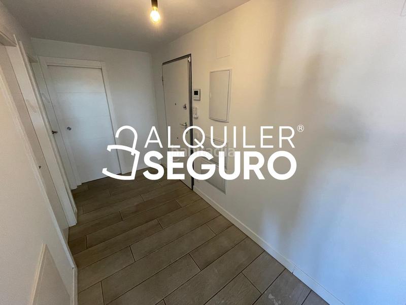 Foto 33f708ab-b84a-43c6-8c13-996d6ba46512. Alquiler piso  c blvr. de salvador allen en Centro Alcobendas