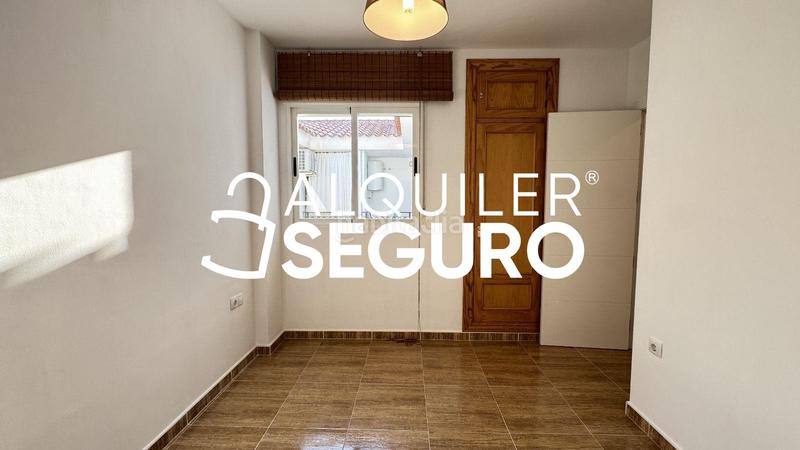 Foto a40ca0cf-93f8-4c56-b1b3-e13cd6aed239. Lloguer pis amb aparcament a Láchar