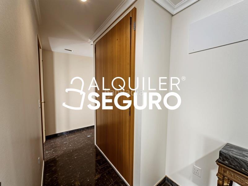 Foto 4f639d65-96d7-45d1-9f9c-e6eefa709142. Alquiler piso  pl. ina en El Molí Torrent