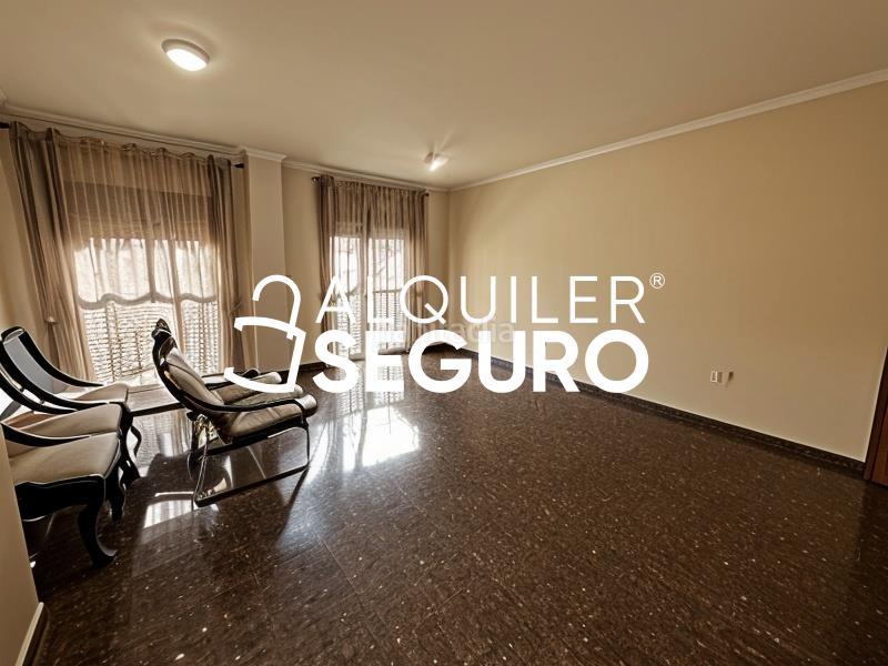 Foto b174ba5c-c925-43bd-a1a5-6d9ad9501e93. Alquiler piso  pl. ina en El Molí Torrent