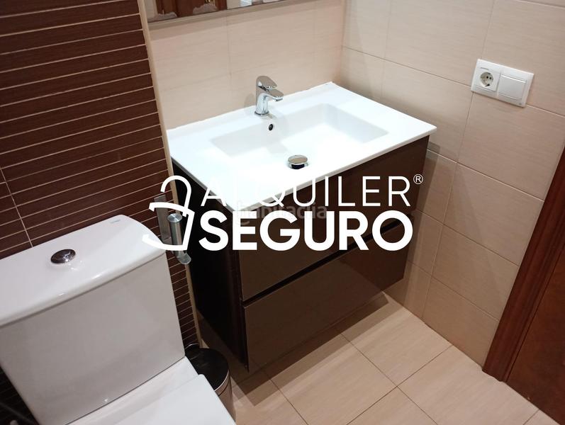 Foto 41608f55-3b76-4ad4-82f9-896a370813bd. Rent studio in La Goleta - San Felipe Neri Málaga