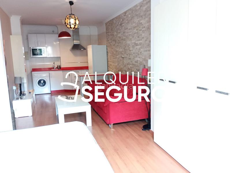 Foto 75bc6c31-f9cd-4c91-a2f6-e4a292a86b37. Rent studio in La Goleta - San Felipe Neri Málaga