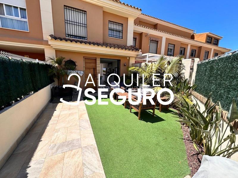 Foto 7afd62c9-97ed-4013-9c0b-aec049197316. Affitto chalet con parcheggio piscina in Chilches