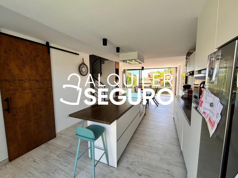 Foto 99f2bf71-cc05-4db3-92df-db2edbe342da. Alquiler chalet  av. brisas del mar benajarafe en Chilches