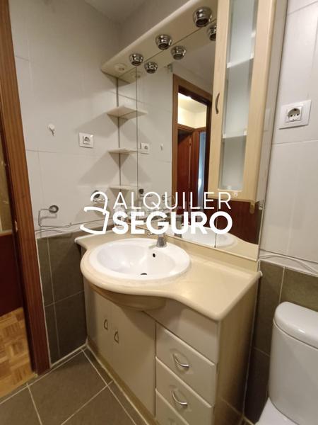 Foto faa7f758-fbe2-4455-99b2-e9e5ef518a63. Affitto appartamento con riscaldamento in Butarque Madrid