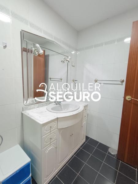 Foto f2c152f0-c5f8-43c4-bab3-44159d43cca1. Location appartement avec chauffage dans Butarque Madrid