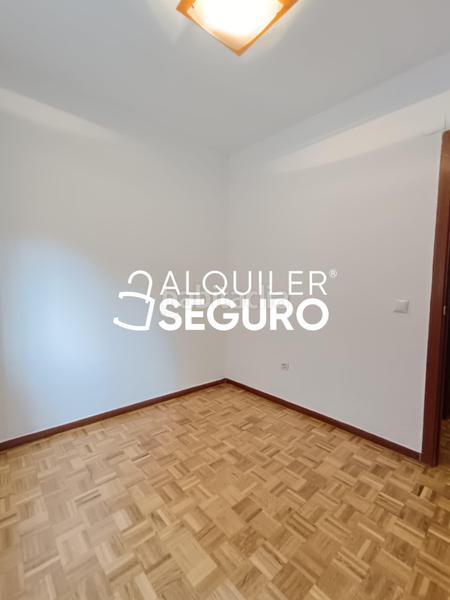 Foto 303f1b1a-4bbc-455d-b3cd-97e55ff7a133. Miete etagenwohnung mit heizung in Butarque Madrid