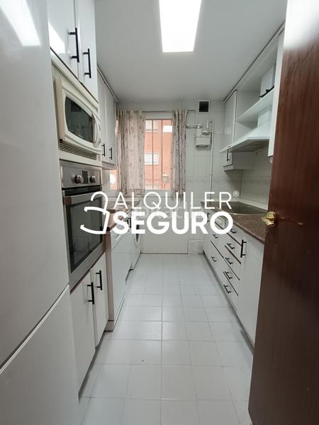 Foto 7b9b73f8-af1a-4a1f-85db-3d5633a6a5b9. Miete etagenwohnung mit heizung in Butarque Madrid