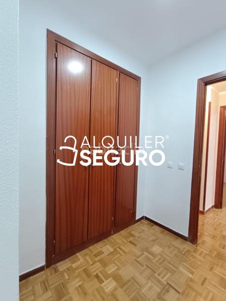 Foto a2b4a97a-d9cd-41df-9ac0-8fa4c3cc9fa0. Miete etagenwohnung mit heizung in Butarque Madrid