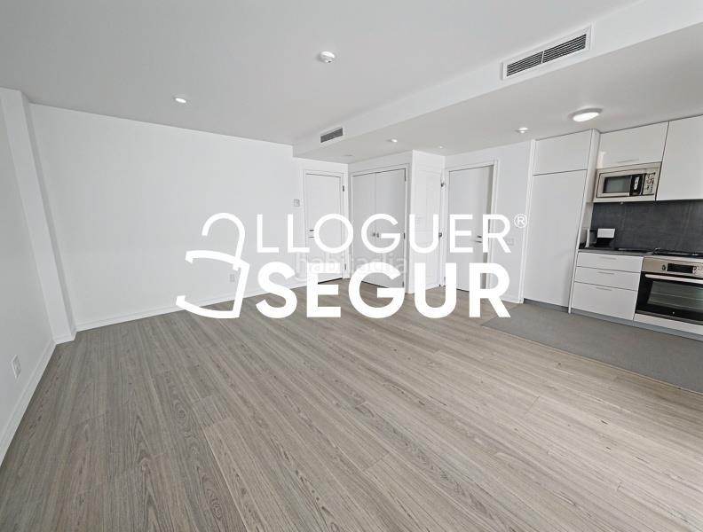 Foto 4ca353f4-dadf-458e-ad95-60d43fabb579. Location appartement avec chauffage parking piscine dans Cornellà de Llobregat