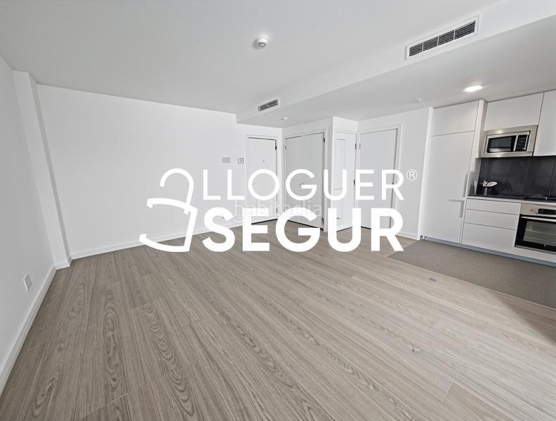 Foto bb6a0b72-df33-43fe-852a-881a8f9288e4. Location appartement avec chauffage parking piscine dans Cornellà de Llobregat