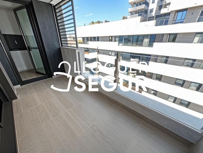 Foto 2c5c7729-103c-439b-9237-7b011907898c. Rent flat with heating parking pool in El Pedró Cornellà de Llobregat