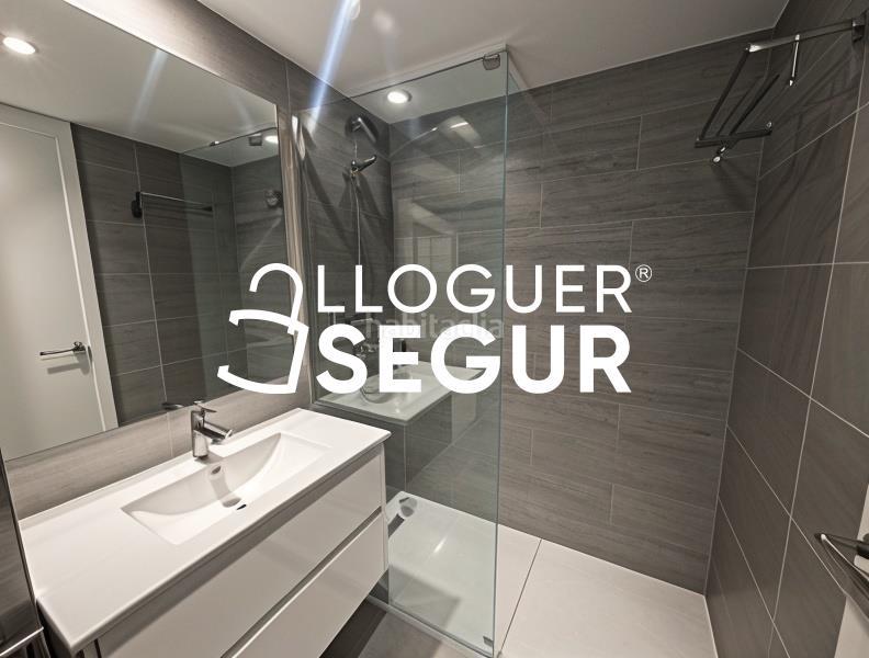 Foto ab258425-2983-44d6-9401-6b37983d2032. Rent flat with heating parking pool in El Pedró Cornellà de Llobregat