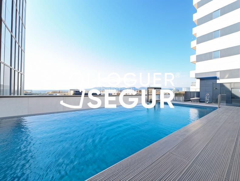 Foto bfa62d37-fd41-4ab8-bae7-b2174fd24805. Rent flat with heating parking pool in El Pedró Cornellà de Llobregat