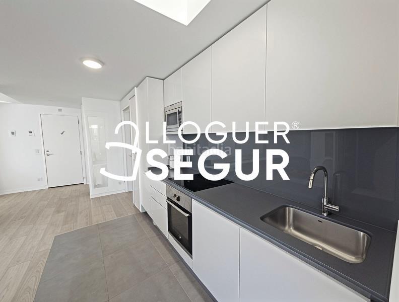 Foto ef3b7a8c-0c5c-4b3b-9eee-9b92b211b1bf. Rent flat with heating parking pool in El Pedró Cornellà de Llobregat