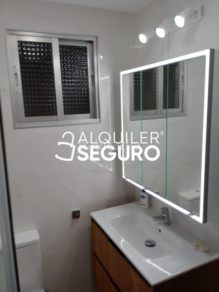 Foto 538c16f8-22da-455e-b294-ffd3439fa0ff. Rent flat in Quintana Madrid