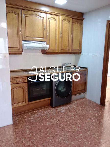 Foto 63ab8758-7f71-4587-831f-302d13ad50bb. Rent flat in Quintana Madrid