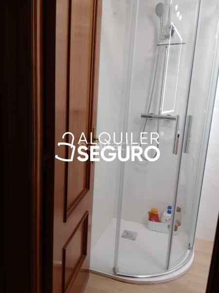 Foto f29afbeb-de09-47af-bdf8-2940483a158f. Rent flat in Quintana Madrid