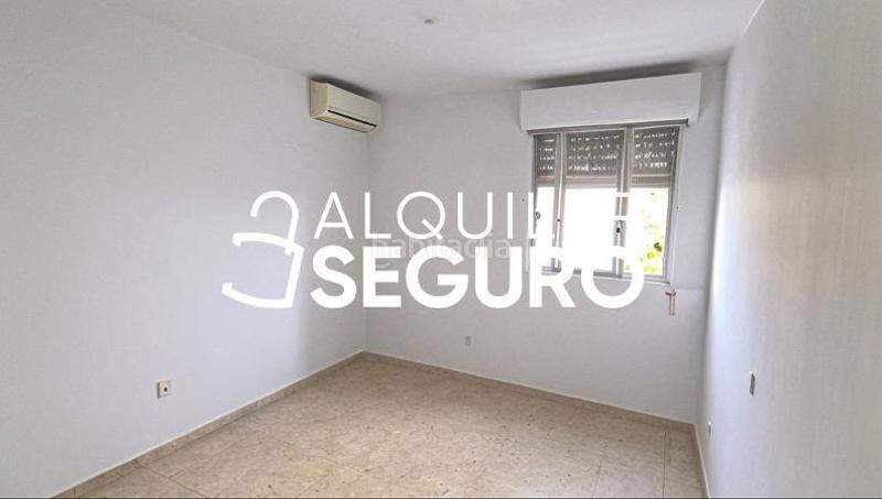 Foto ff8ae07a-92a6-491b-ba8f-997f3e343c35. Affitto chalet con parcheggio piscina in Las Almenas Tomares