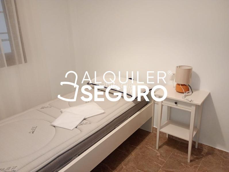 Foto f3a3bb2a-a6a6-41c4-8ccf-75e897d9b3fe. Miete etagenwohnung in Conde de Ureña Málaga