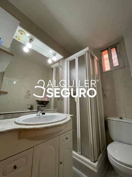 Foto 0b9cc5c4-c66a-43a6-b350-7bcdc759572f. Alquiler piso  c enrique velasco en Numancia Madrid