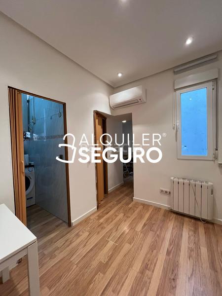 Foto 598e324e-89d6-4a11-8ddc-ec647d058410. Alquiler piso  c enrique velasco en Numancia Madrid