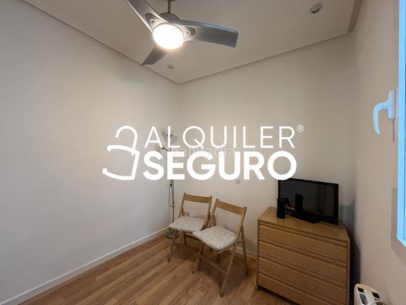 Foto beaf689d-319d-4ee3-8d2a-87fcd032f5cd. Alquiler piso  c enrique velasco en Numancia Madrid