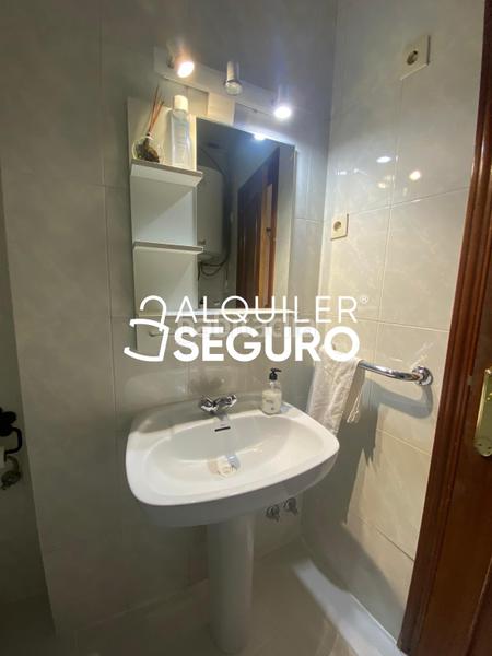 Foto 8ead38fa-43e4-4be1-819e-1a0be6d433e2. Lloguer estudi amb calefacció a Embajadores-Lavapiés Madrid