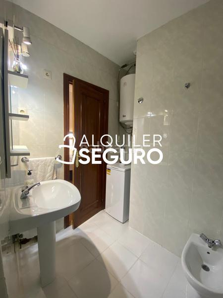 Foto 43939f6a-d032-4d27-8281-3c59619c746b. Rent studio with heating in Embajadores-Lavapiés Madrid